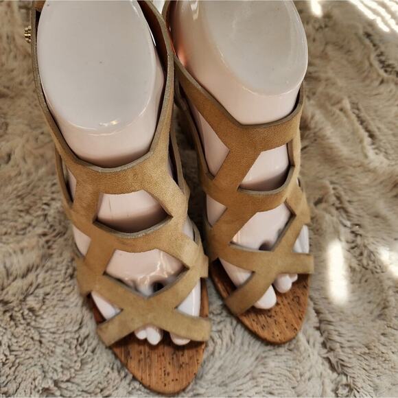 GIVENCHY STRAPPY BLOCK HEELS SIZE 37(6.5) - Picture 2 of 10